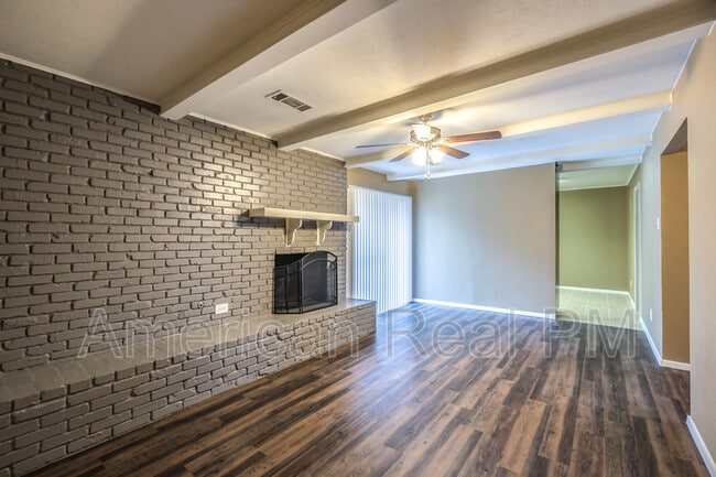 Building Photo - 1954 Mims St