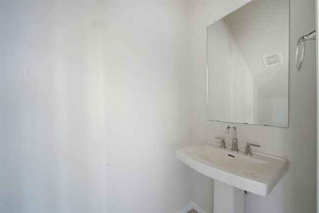 Building Photo - 4806 Plum Peach Bend