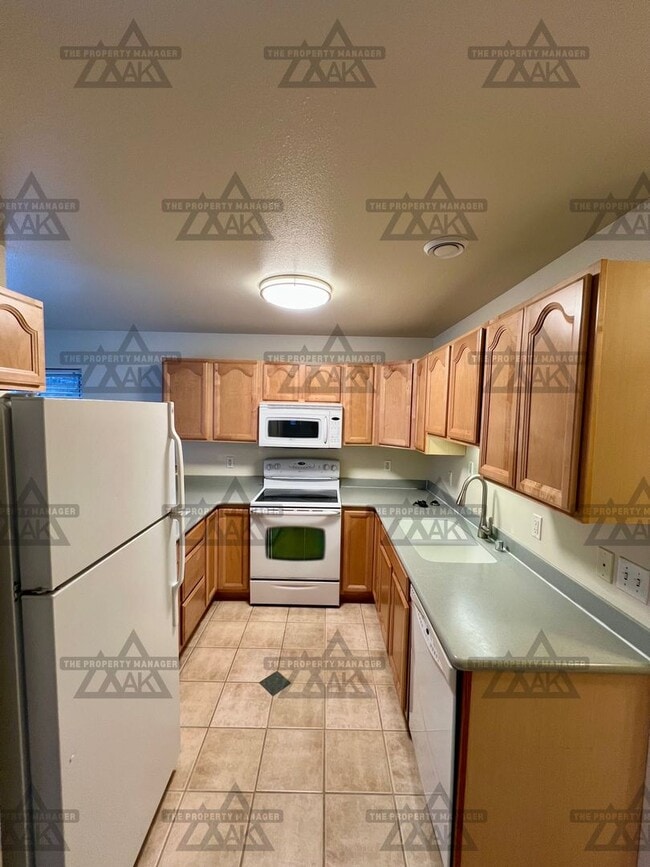 Building Photo - Beautiful 3 bedroom home for rent / Sorry no pets / Heat Included!!