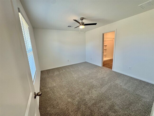 Building Photo - 40962 Seasoned Oak Ln