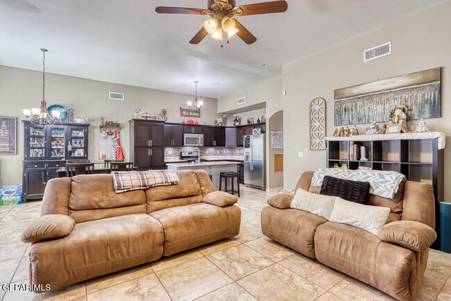 Building Photo - 13102 Cozy Cove Ave