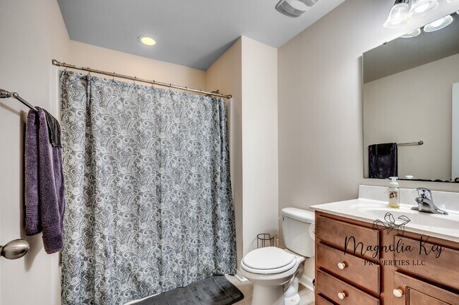 Building Photo - Beautiful Home for Rent 5 bed 3.5 bath