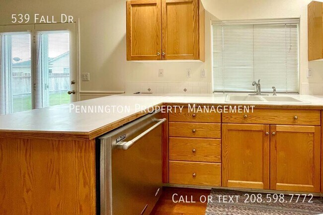 Building Photo - 539 Fall Dr
