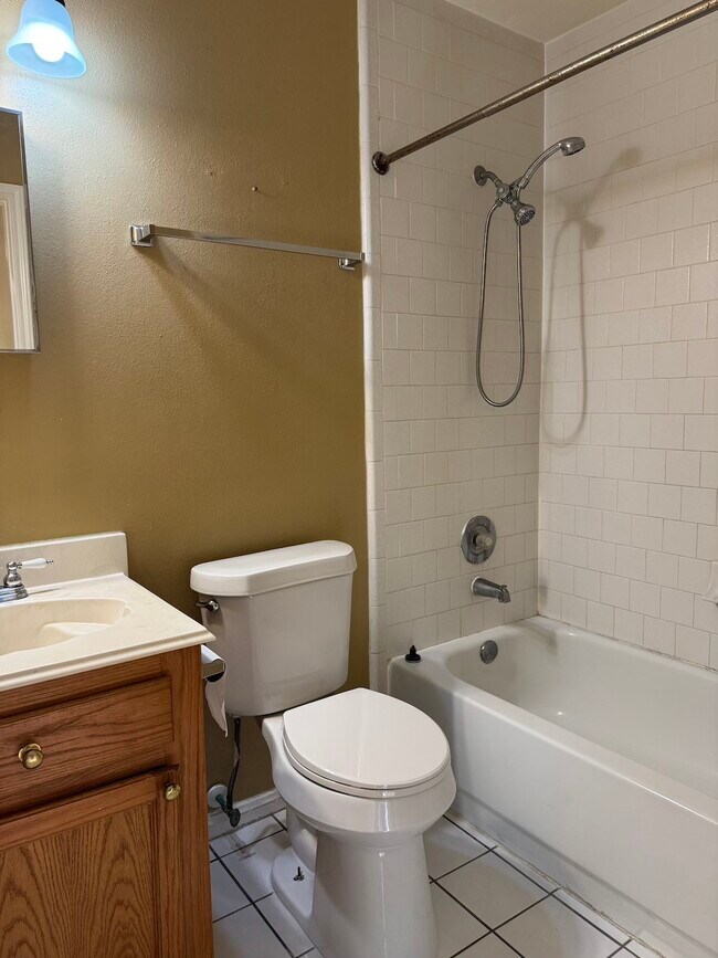 Building Photo - 10811 Cliffton Forge Dr