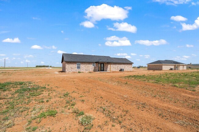 Building Photo - Country Living In Roosevelt ISD!