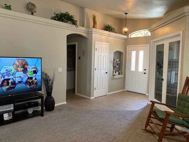 Building Photo - 2422 E Prickly Pear Dr