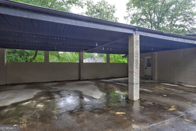 Building Photo - 1675 Bouldercliff Ct SE