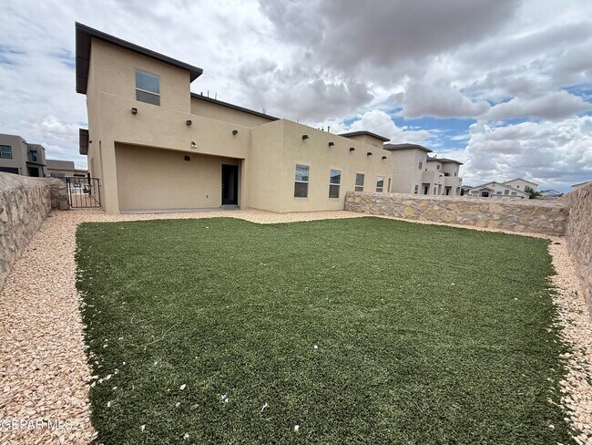 Building Photo - 11472 Van Nuys Dr