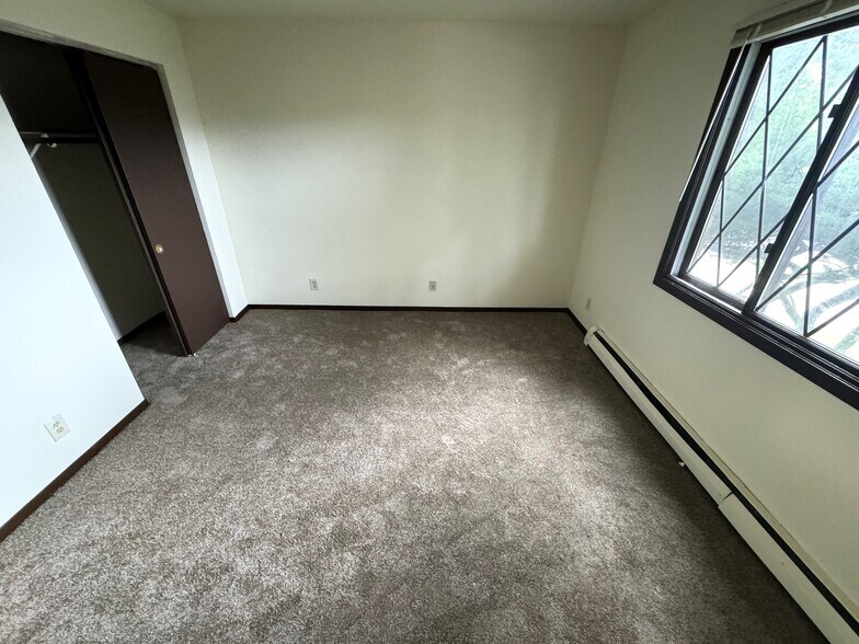 Building Photo - 2355 Chalet Gardens Rd