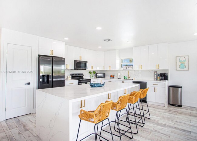 Building Photo - 1623 Venetian Dr