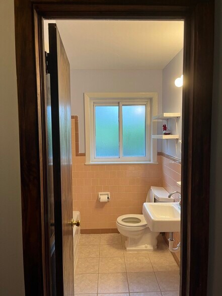 Building Photo - 2074 Seabrook Ave