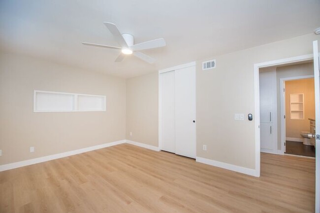 Building Photo - Newly Remodeled Mesa Verde Unit