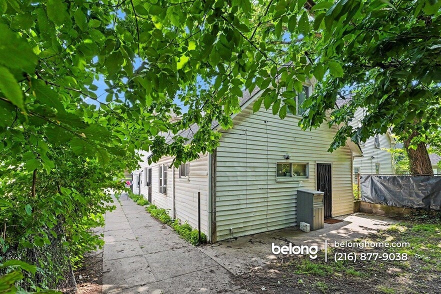 Building Photo - 3326 Walton Ave