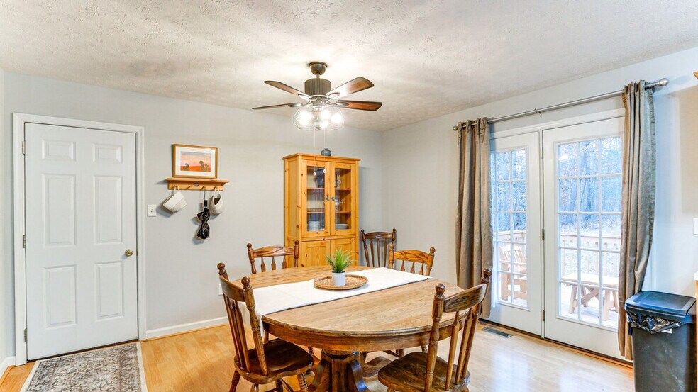 Building Photo - 443 Arrowhead Rd