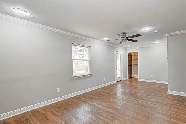Building Photo - 5611 Nina Lee Ln