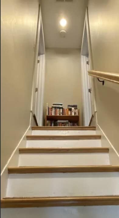 Building Photo - 53 Hawthorn St