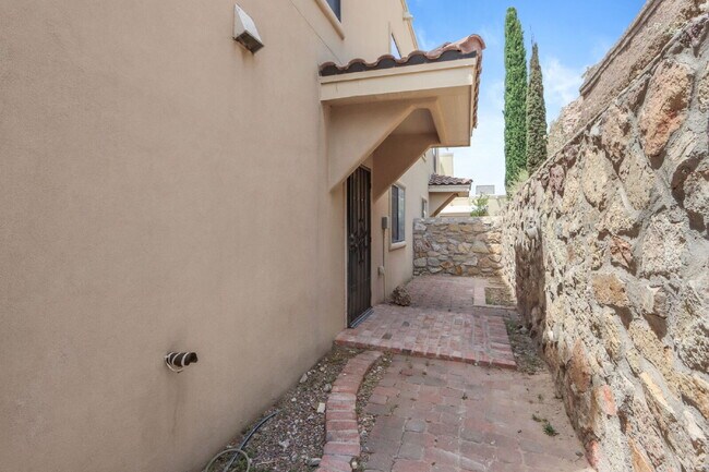 Building Photo - 5717 Caprock Ct