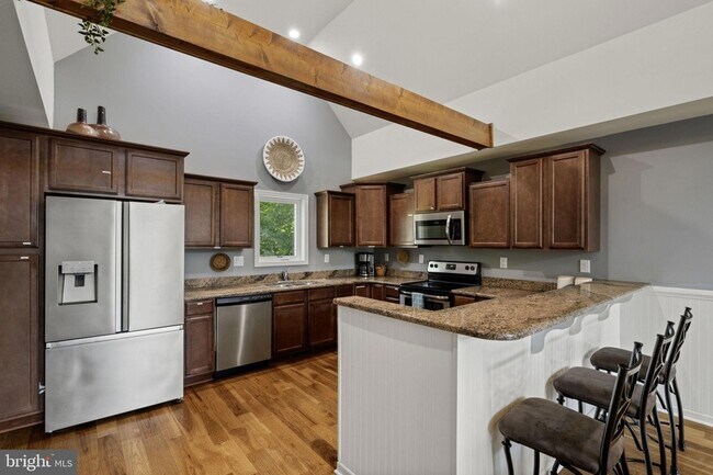Building Photo - 120 Shady Oaks Ln