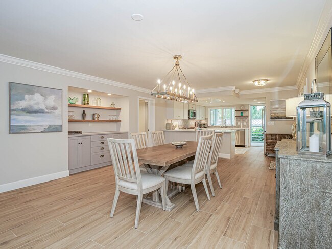 Building Photo - 8444 Oceanside Dr