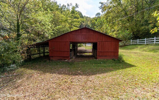 Building Photo - 770 Mahoney Rd