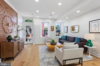 Building Photo - 116 Thomas St NW