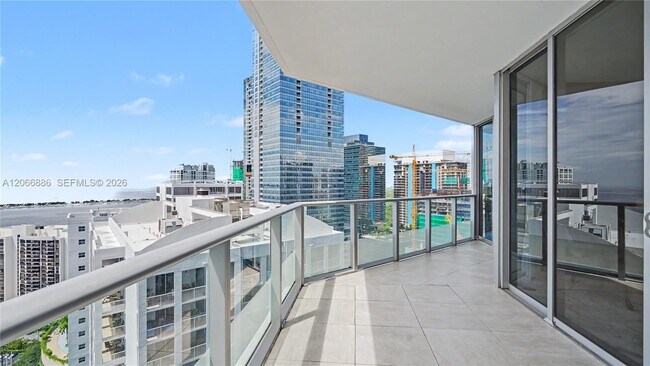 Building Photo - 1300 Brickell Bay Dr