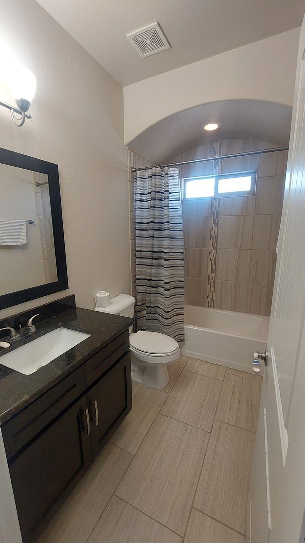 Building Photo - Backyard Oasis!!!  Beautiful 4 bedroom 2.5 bathroom 2 story home on corner lot!