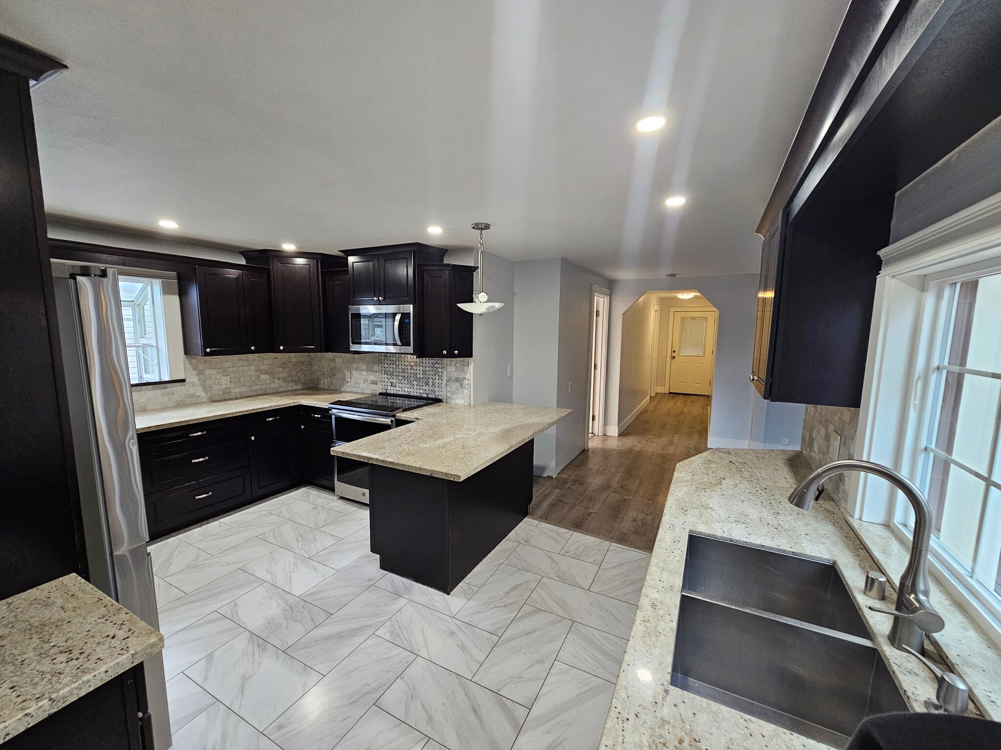 Building Photo - 829 2nd Ave N