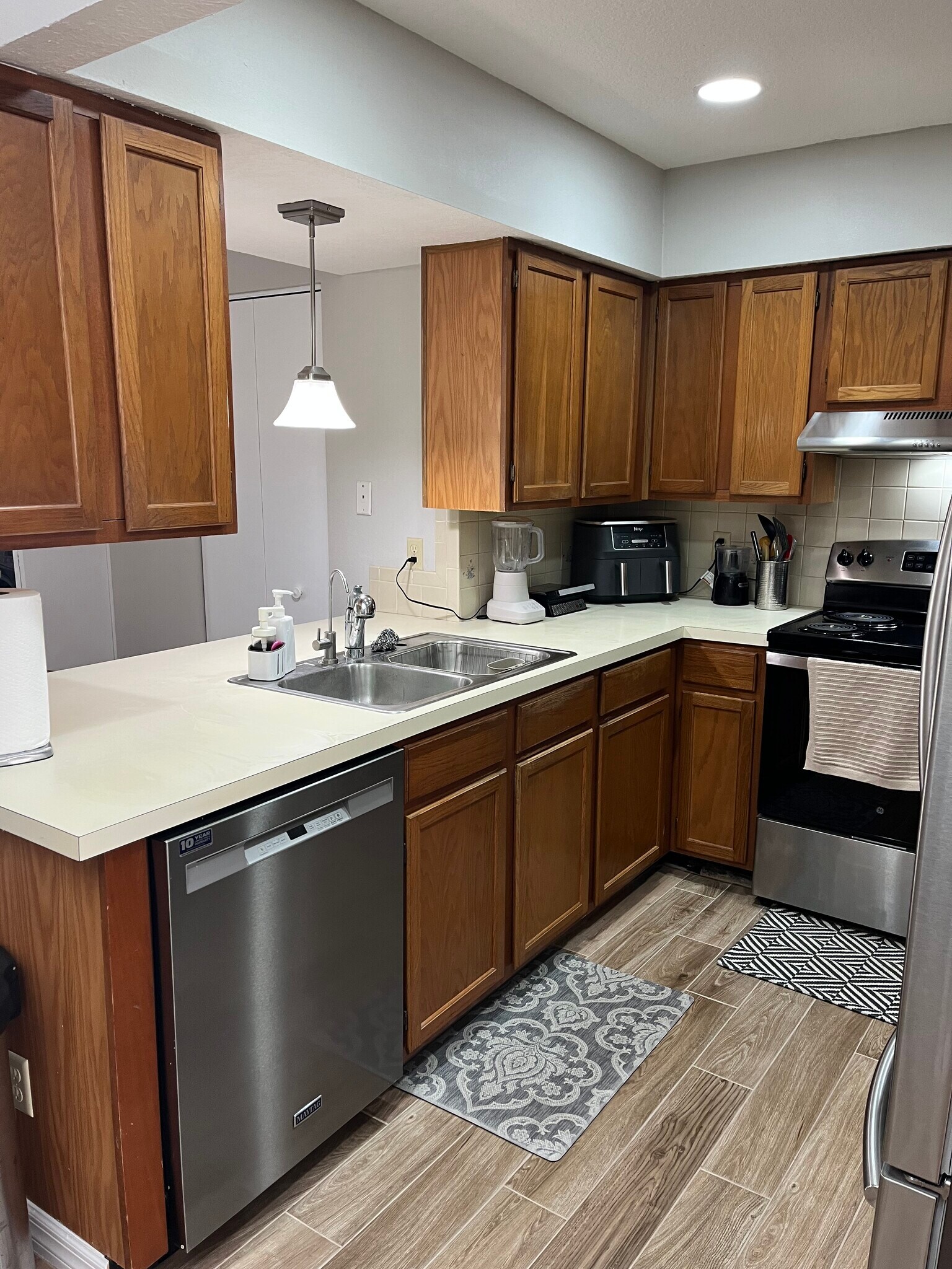 Kitchen - 4114 Woodlark Dr
