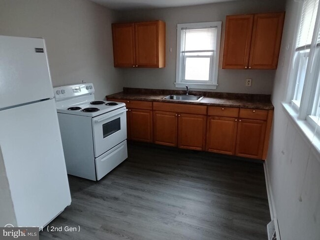 Building Photo - 16 N Orchard St