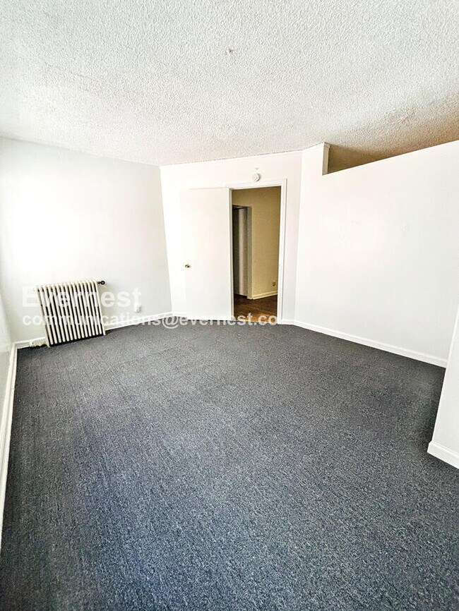 Building Photo - 135 Mathews St