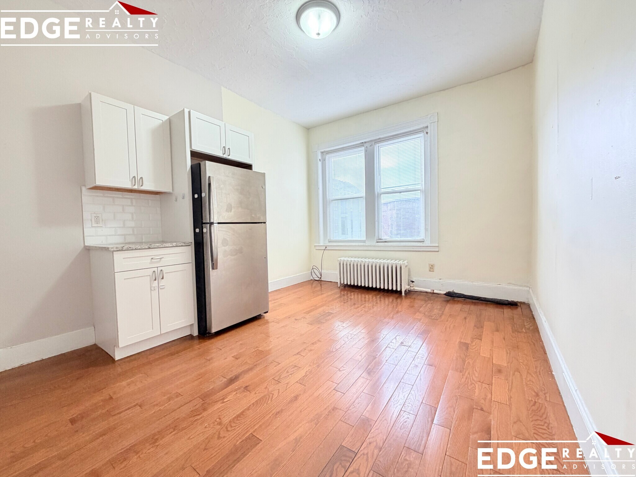 Building Photo - 11 Linden St