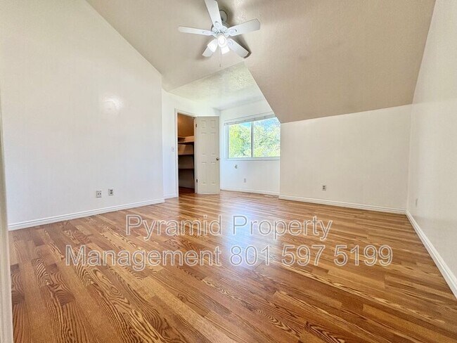 Building Photo - 1099 Shepard Ln