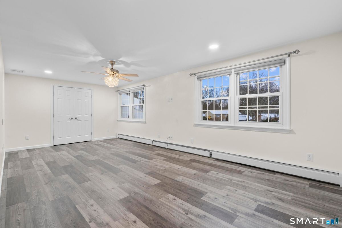 Building Photo - 125 Birchwood Dr