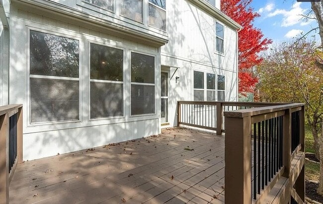 Building Photo - Spacious and Elegant 4 BR 4 BA Home in Olathe!