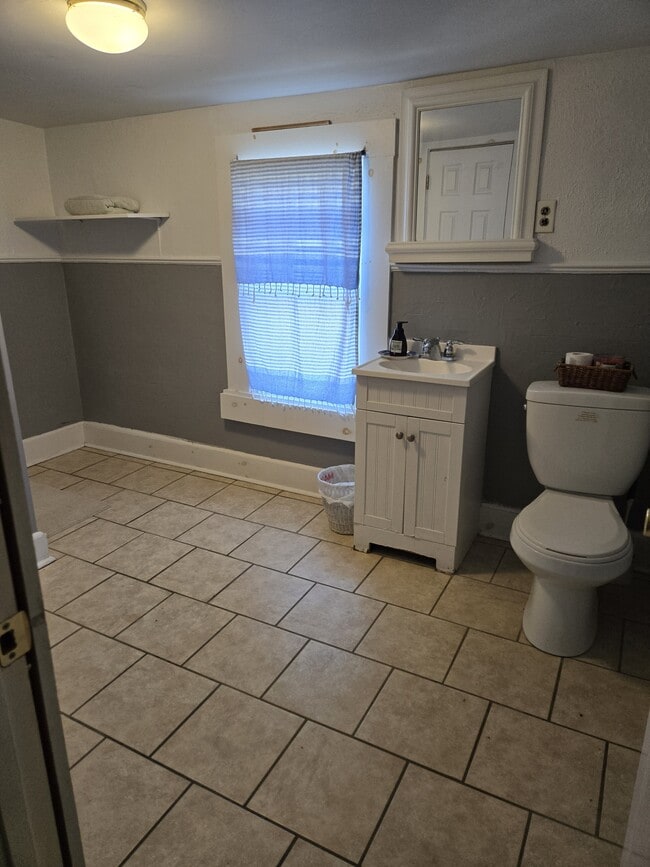 Building Photo - 25 Mount St