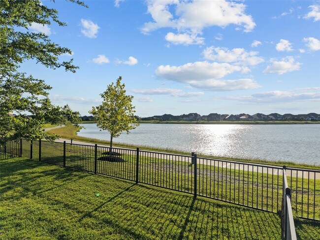 Building Photo - 2609 Arbor Edge Crossing
