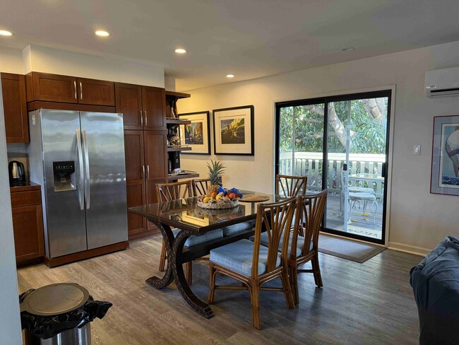 Building Photo - 220 Kaiola Pl