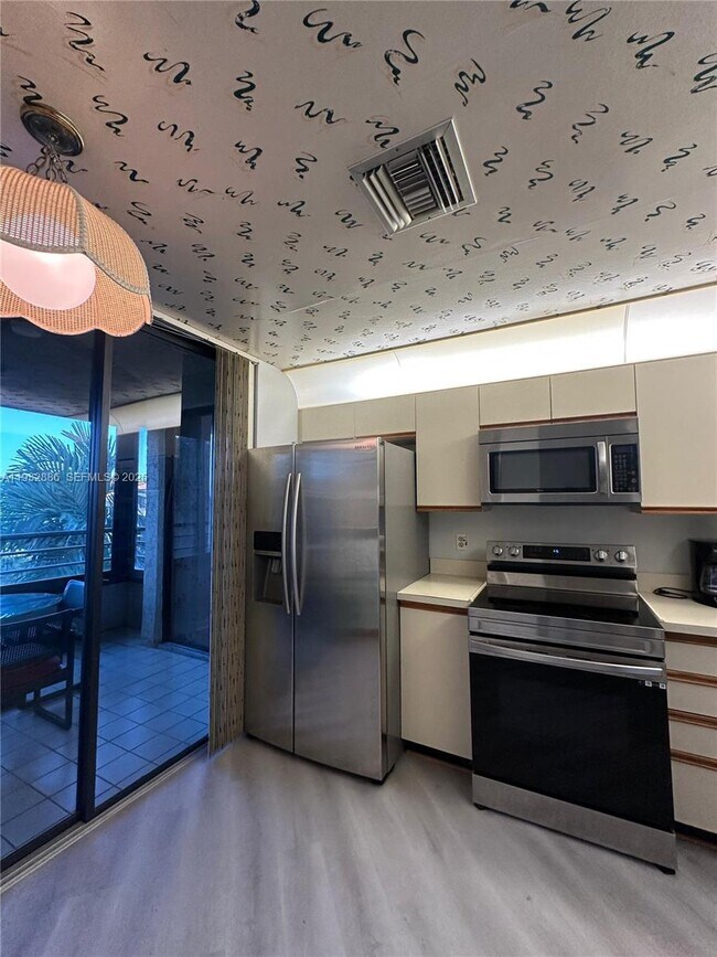 Building Photo - 7472 La Paz Blvd