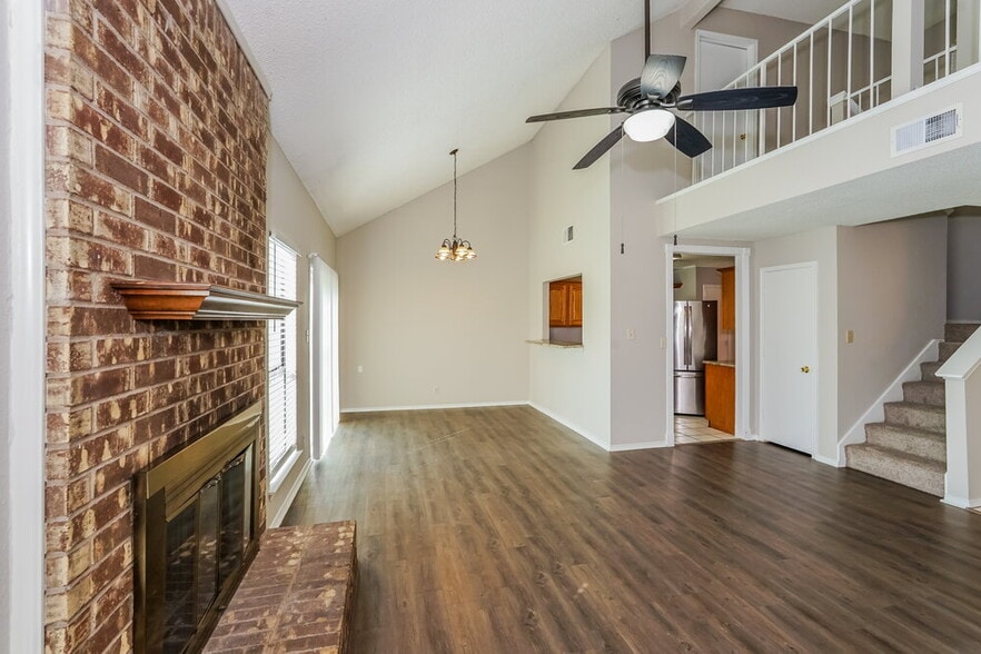 Building Photo - 2200 Wembley Downs Dr