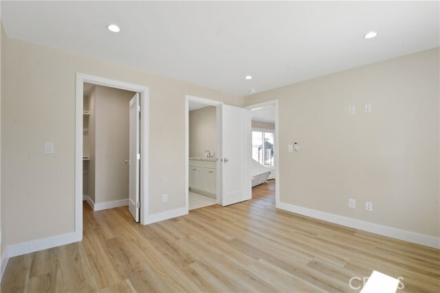 Building Photo - 10452 Casanes Ave
