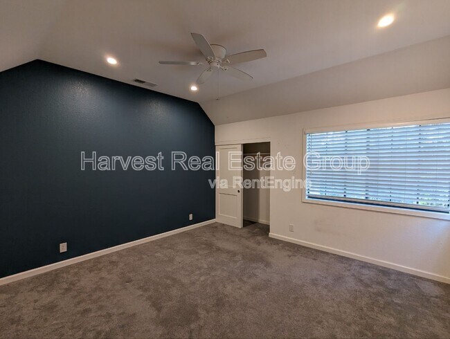 Building Photo - 1341 Greenwich Ct