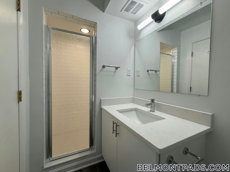 Building Photo - 55 Hill Rd