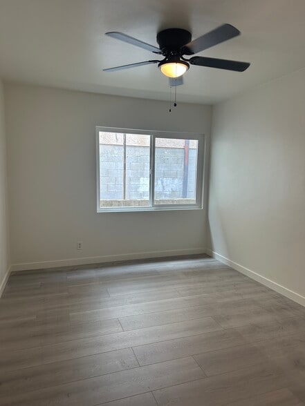 Bedroom - 205 W Palmer Ave