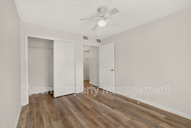 Building Photo - 328 Escena Pl SE