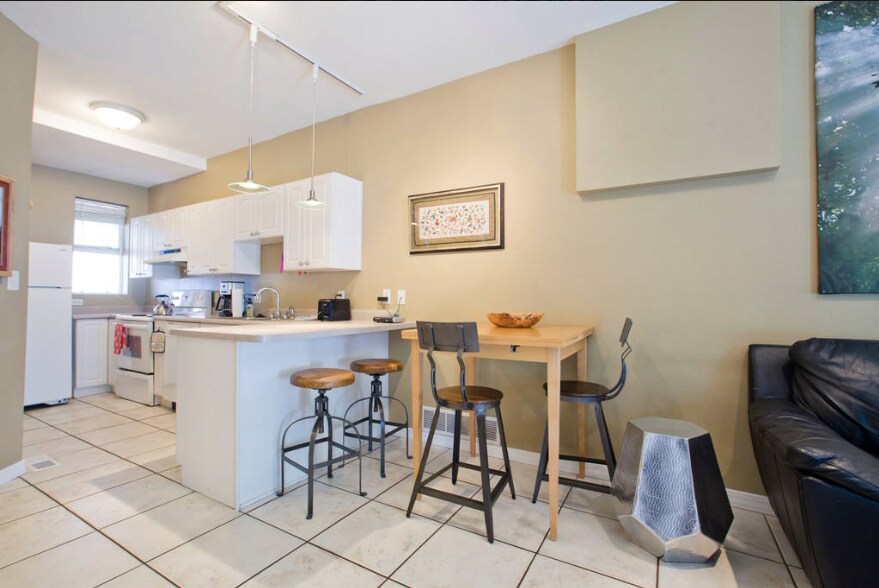 Building Photo - 2324 W 31st Ave