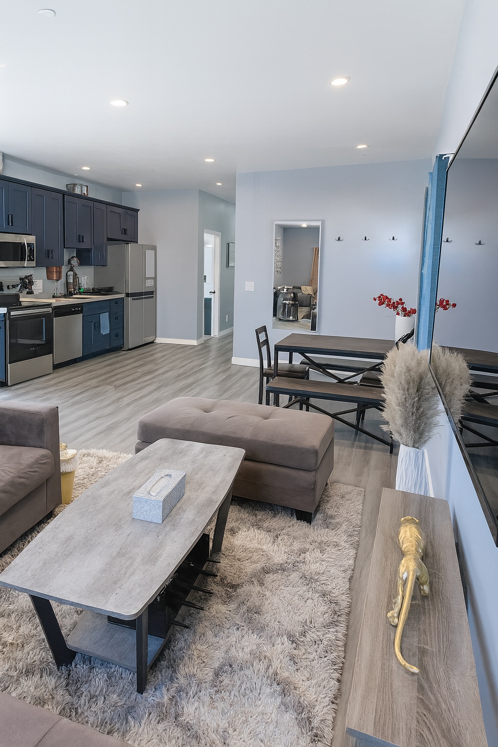 Building Photo - 663 1st Ln