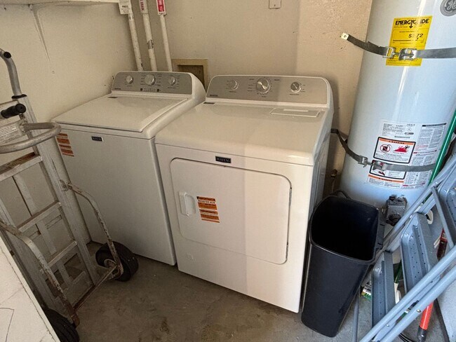 Building Photo - 321 Inger Dr