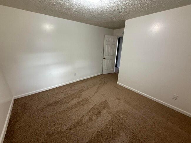 Building Photo - 2156 Deauville Dr