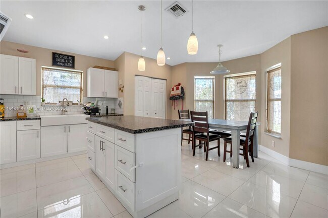 Building Photo - 13949 SW 155th Ct